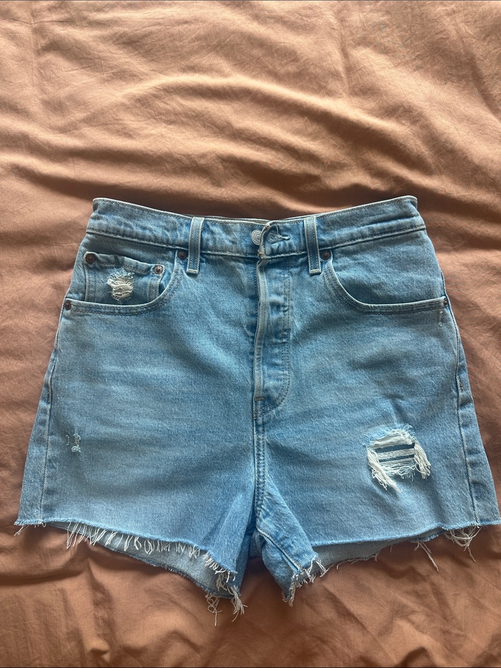 Levi’s Ribcage Shorts- 28